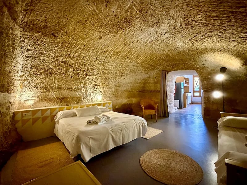 Interior de una casa cueva en Cuevas de Bardenas