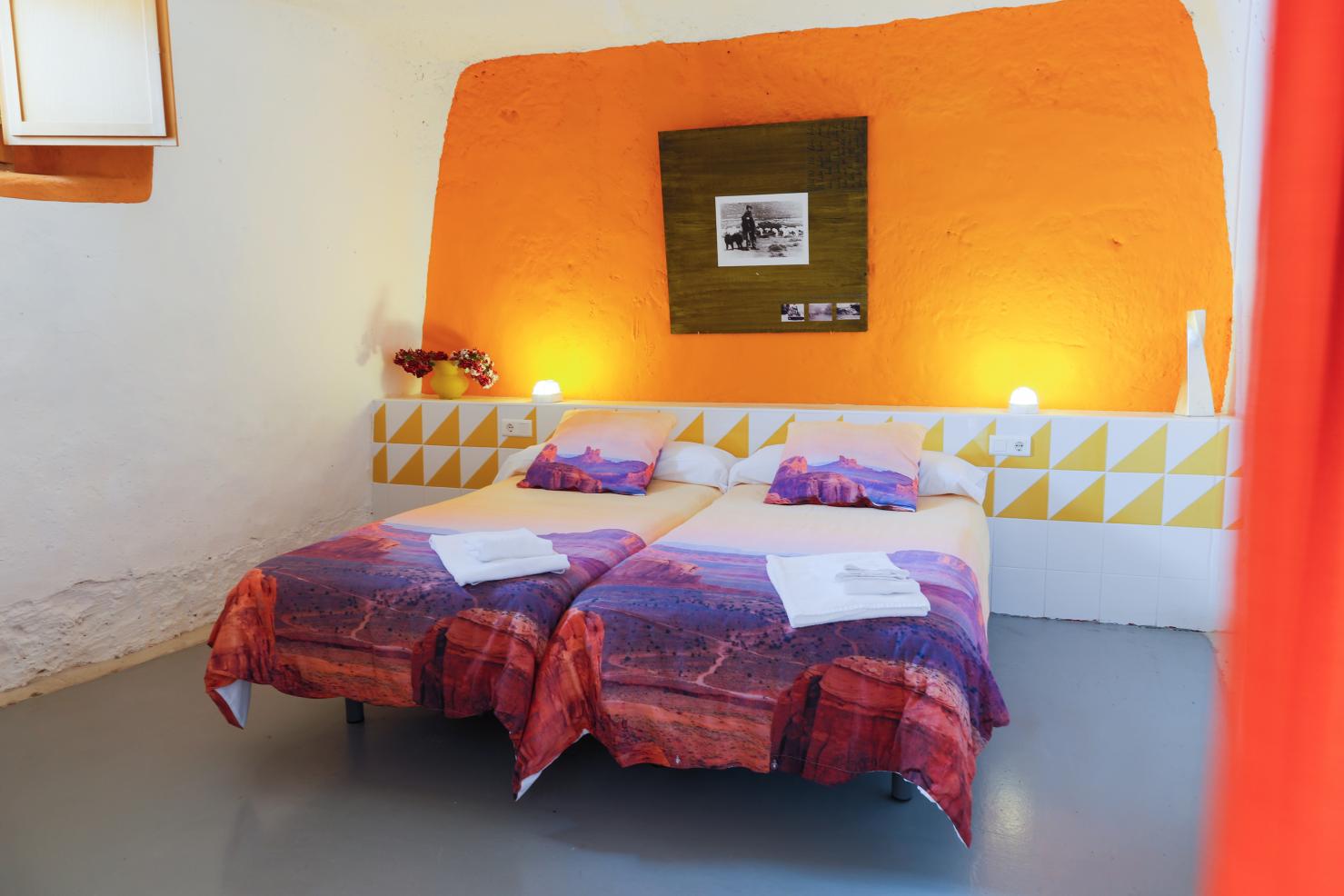 Hotel Bardenas con terraza, barbacoa y cerca de Sendaviva