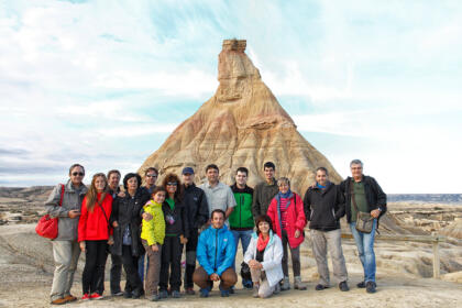 Grupo de excursión junto al Casteldeterra