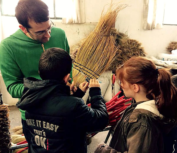 Fábrica Artesanal de Escobas de Valtierra Fábrica Artesanal de Escobas de Valtierra